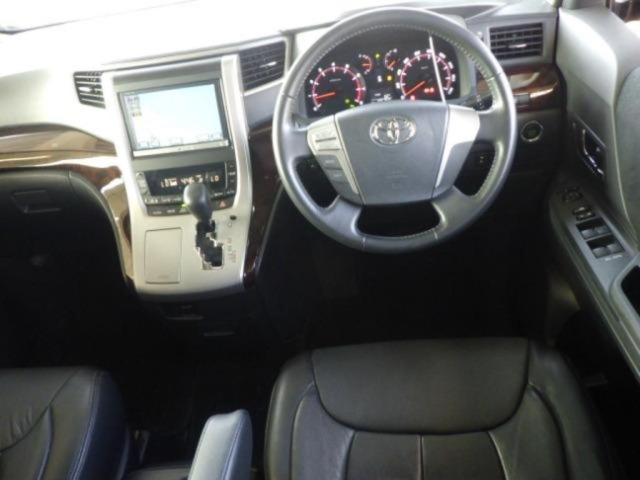 TOYOTA VELLFIRE 2012