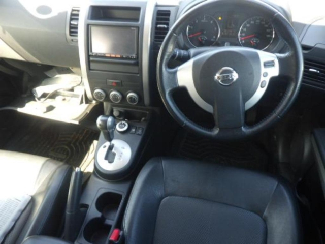 NISSAN X-TRAIL 2012