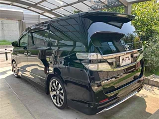 TOYOTA VELLFIRE 2011