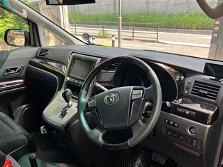 TOYOTA VELLFIRE 2011