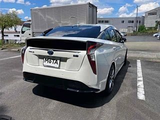 TOYOTA PRIUS 2016