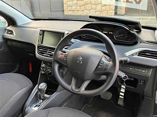 PEUGEOT 208 2018