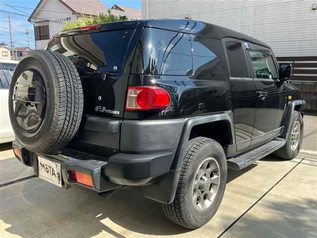 TOYOTA FJ CRUISER 2011