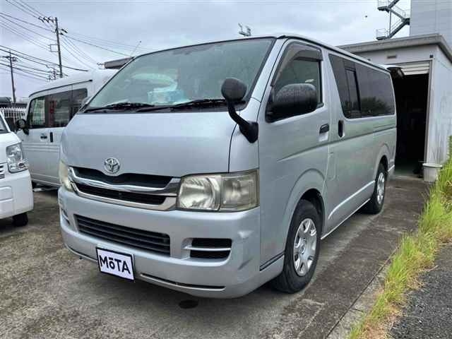 TOYOTA HIACE VAN 2009