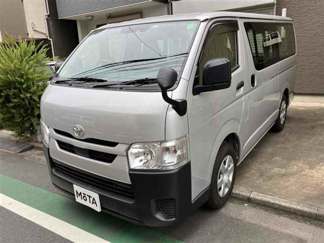 TOYOTA HIACE VAN 2021