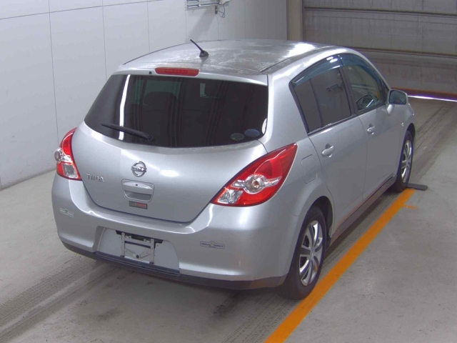 NISSAN TIIDA 2011