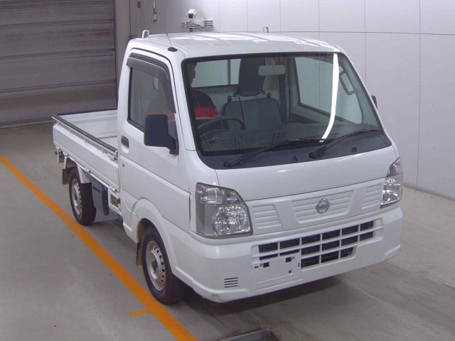 NISSAN CLIPPER TRUCK 2015