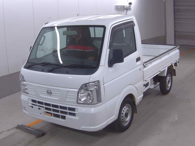 NISSAN CLIPPER TRUCK 2015