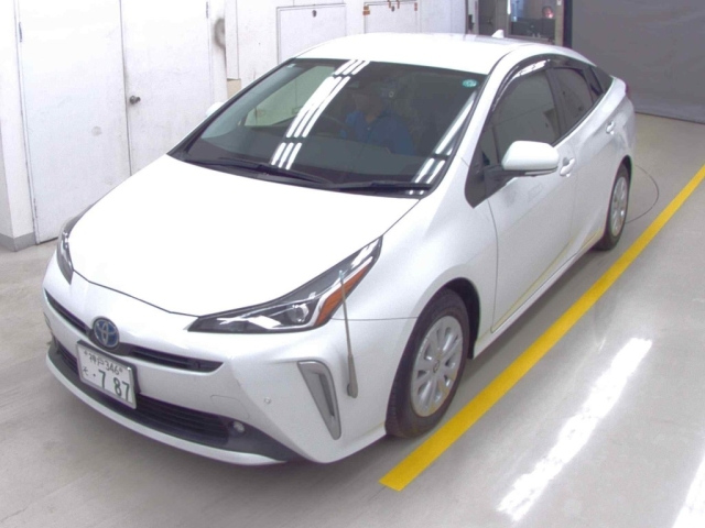 TOYOTA PRIUS 2021