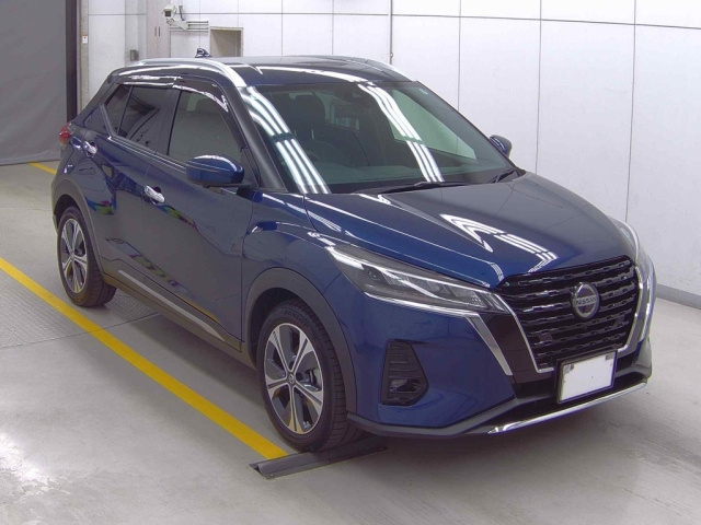 NISSAN KIX 2020