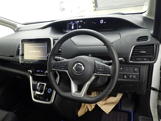 NISSAN SERENA 2018