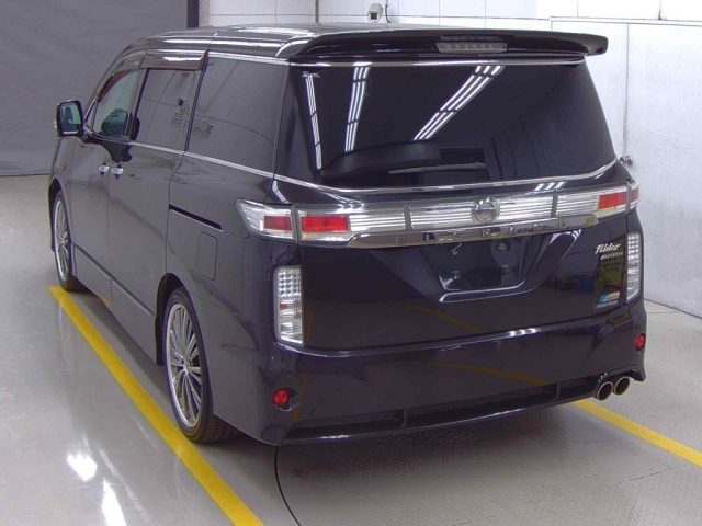NISSAN ELGRAND 2010