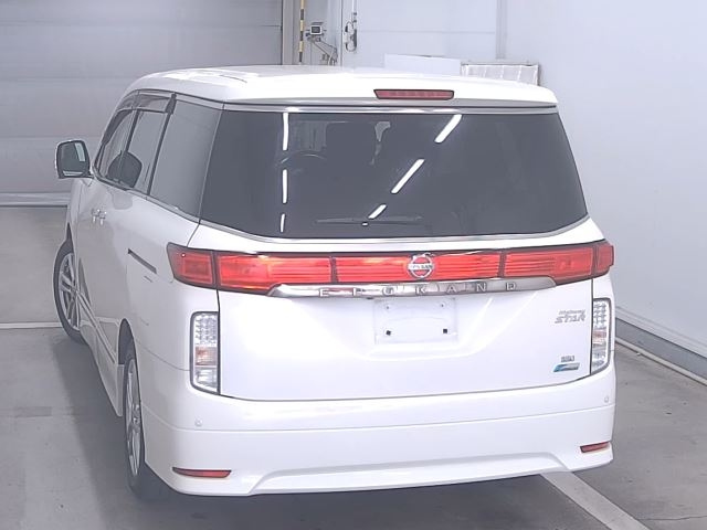 NISSAN ELGRAND 2010