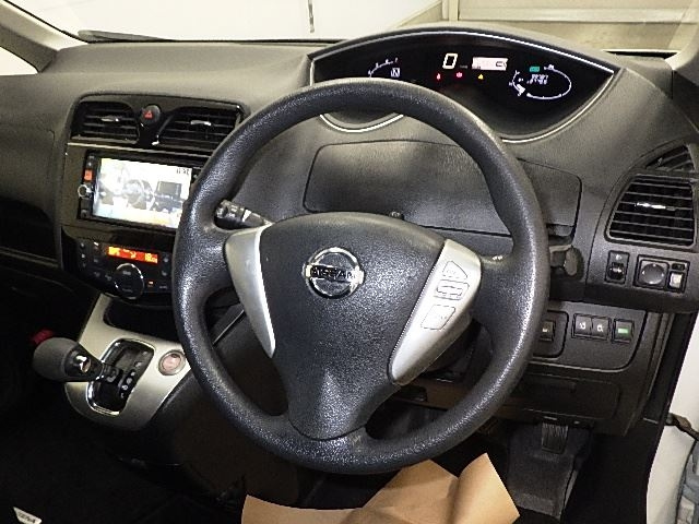 NISSAN SERENA 2015