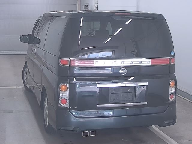 NISSAN ELGRAND 2010