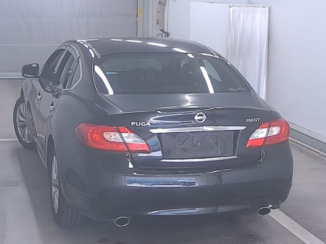 NISSAN FUGA 2010