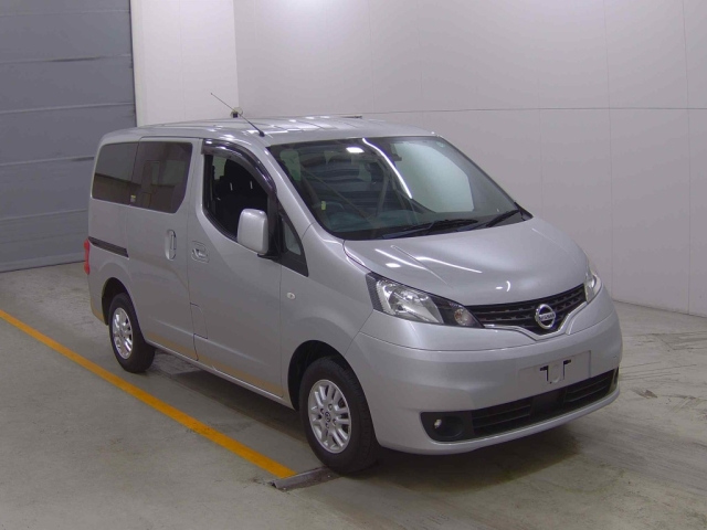 NISSAN NV200 2020