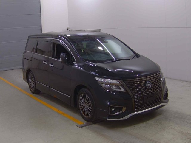 NISSAN ELGRAND 2022