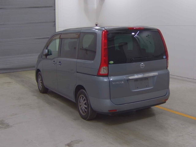 NISSAN SERENA 2010