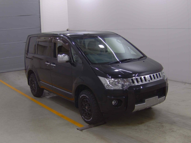 MITSUBISHI DELICA D5 2018