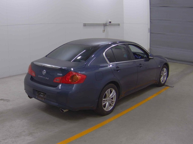 NISSAN SKYLINE 2010