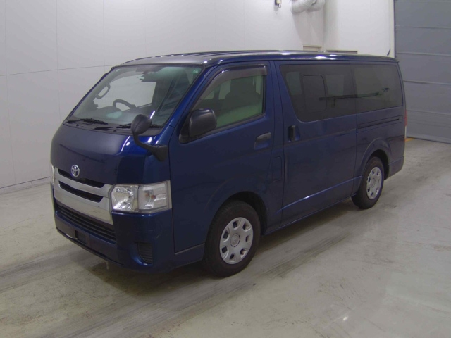 TOYOTA HIACE VAN 2017