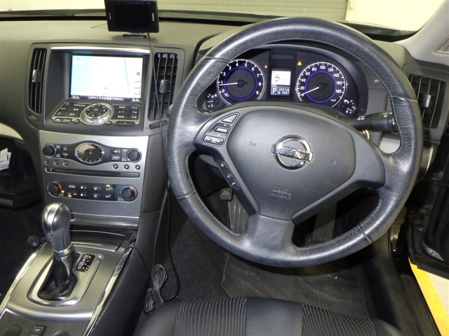 NISSAN SKYLINE 2010
