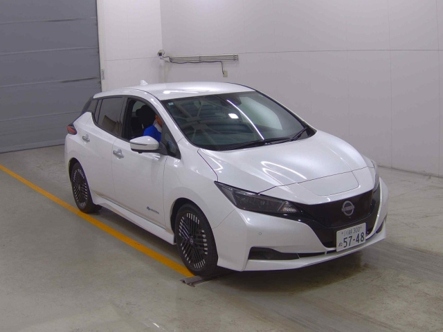 NISSAN LEAF 2024