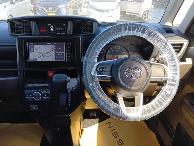 TOYOTA ROOMY 2020