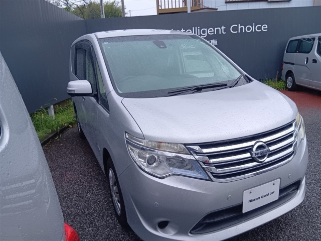 NISSAN SERENA 2015