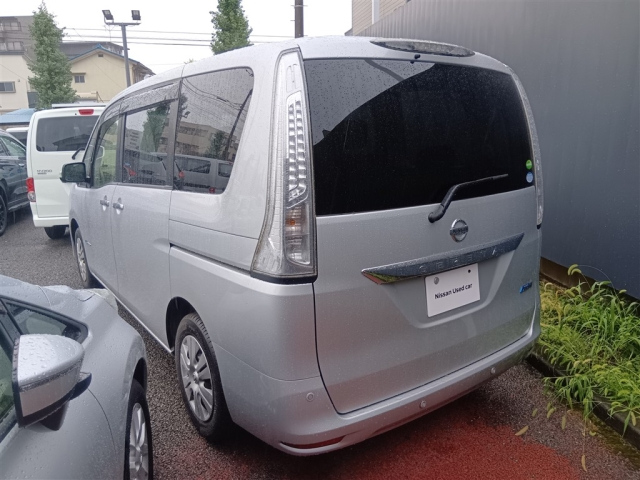 NISSAN SERENA 2015