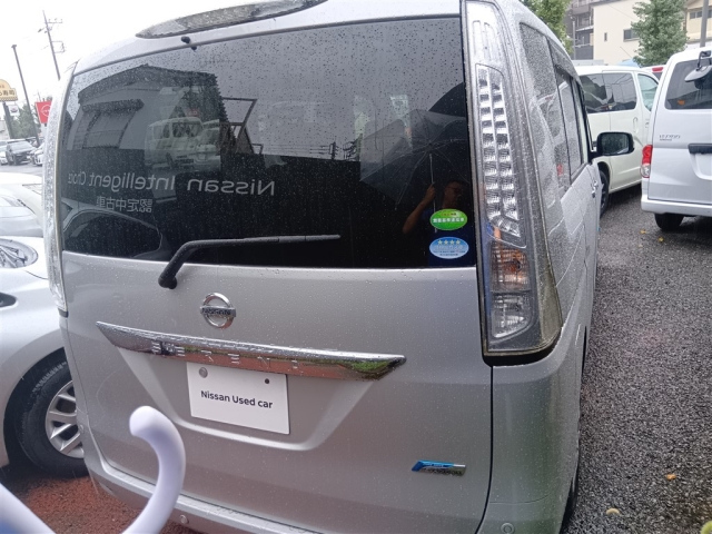 NISSAN SERENA 2015