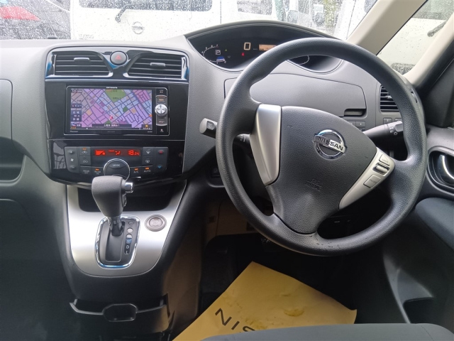 NISSAN SERENA 2015