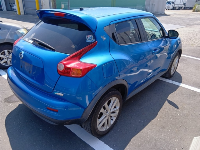 NISSAN JUKE 2011