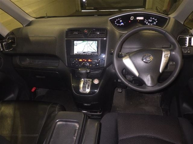 NISSAN SERENA 2012