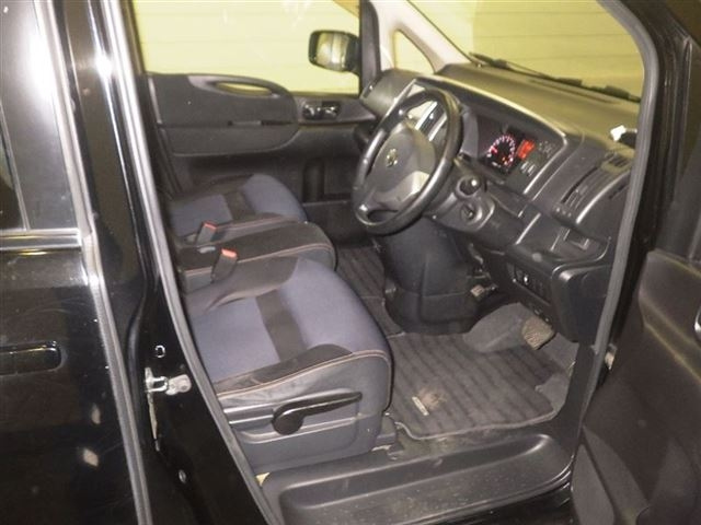 NISSAN SERENA 2010