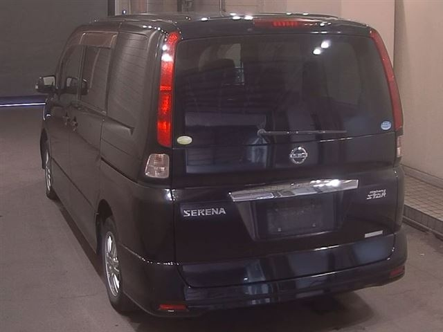 NISSAN SERENA 2010
