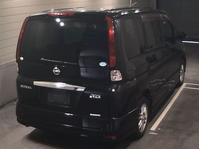 NISSAN SERENA 2010