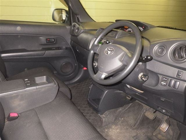 TOYOTA BB 2008