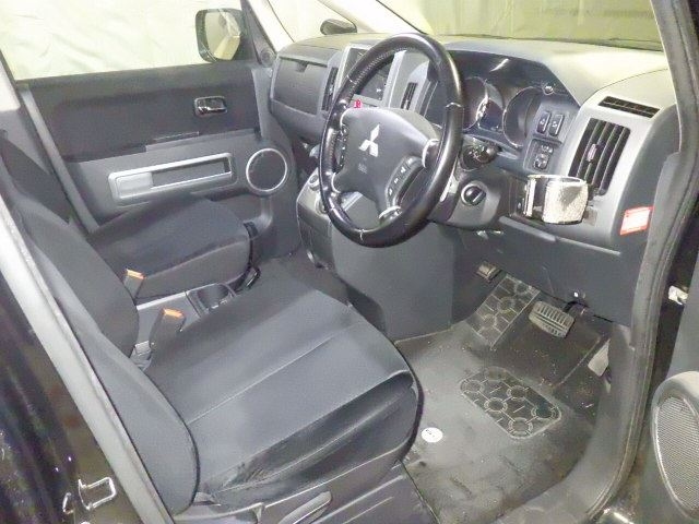 MITSUBISHI DELICA D5 2010