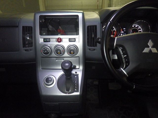MITSUBISHI DELICA D5 2010