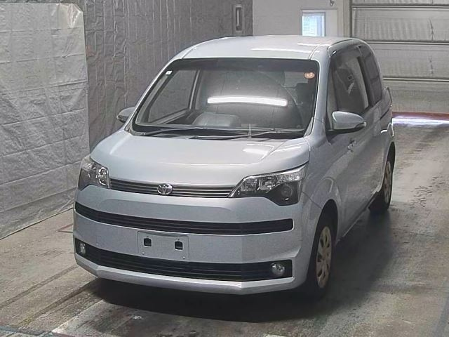 TOYOTA SPADE 2015