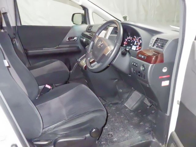 TOYOTA VELLFIRE 2012