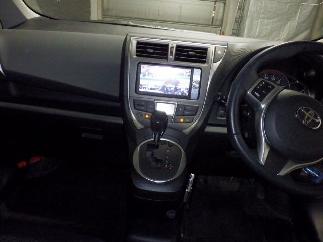 TOYOTA RACTIS 2011