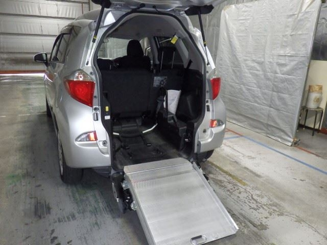 TOYOTA RACTIS 2011