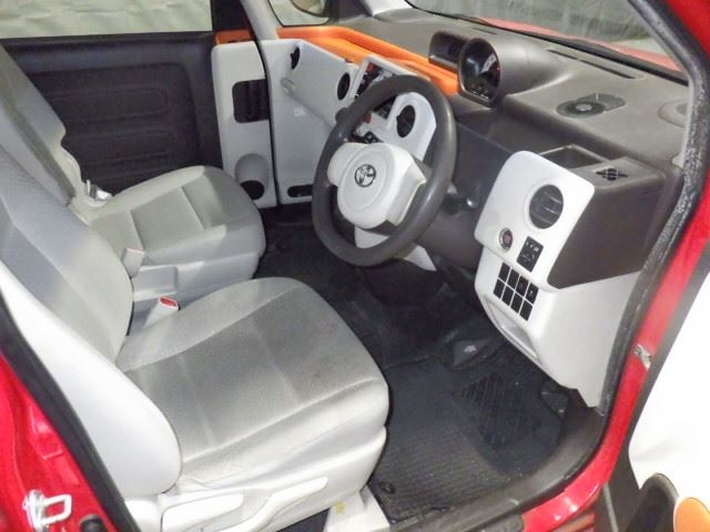 TOYOTA SPADE 2012