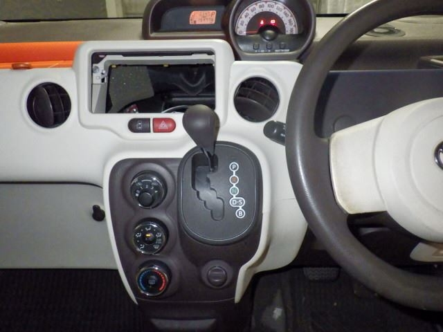 TOYOTA SPADE 2012