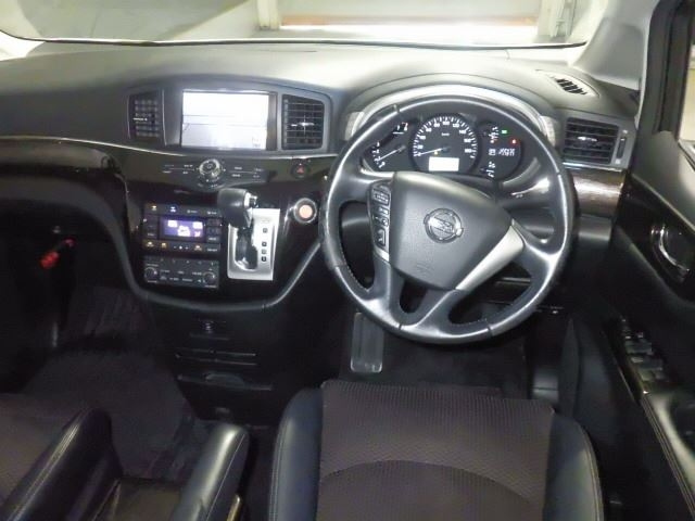 NISSAN ELGRAND 2010