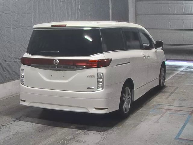 NISSAN ELGRAND 2010
