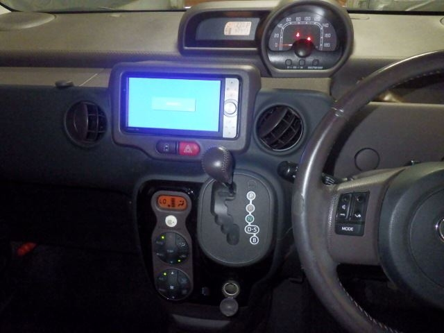 TOYOTA SPADE 2013